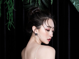 `迷途知返主播照片