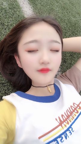 罗蜜儿主播照片