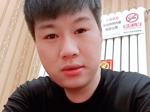 赵小壮灬。海报