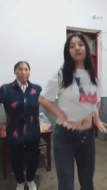 沙漠七姨太现场直播