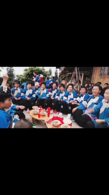 女同胞们都喝酒了
