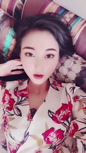 宝贝们  你们想我么！过几天就