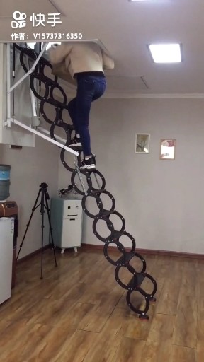 伸缩楼梯