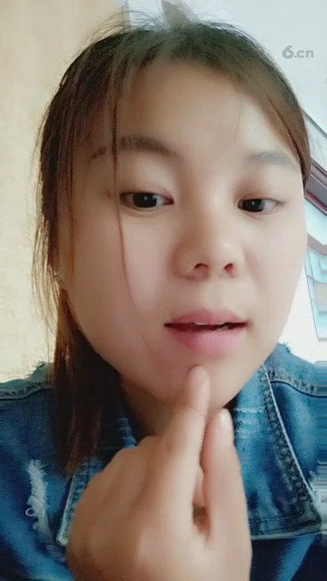 美女时尚打扮