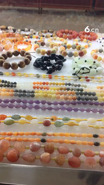 石河子市陆和玉器城的金丝玉