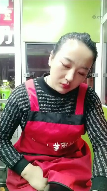 为了生活，熬夜卖饼