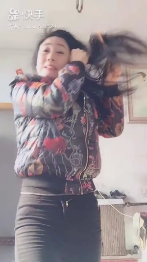 这头发怎么梳不开啦