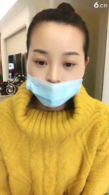 嘴巴嘟嘟