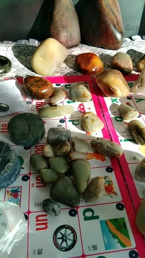 和田玉籽料原石喜欢联系我