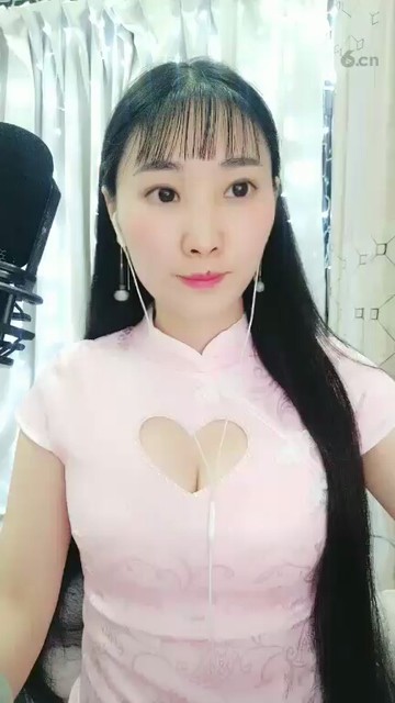 大家说这个主播漂亮还是性感？