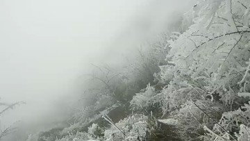 雾挂（四川大凉山）