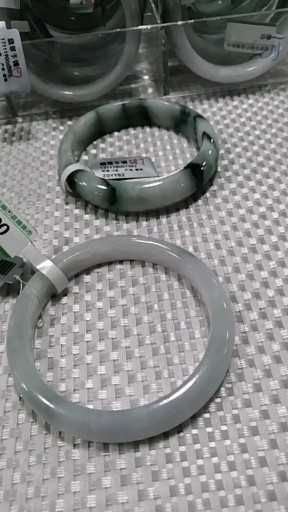 瑞丽手镯工厂店
