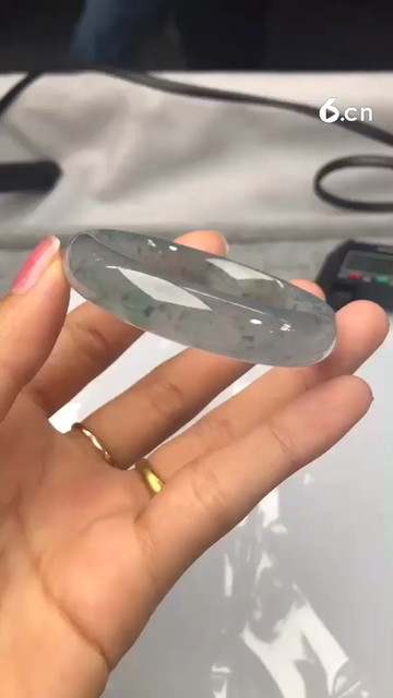 几万一条的手镯