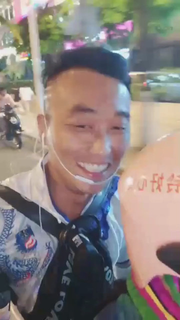 美女在一起