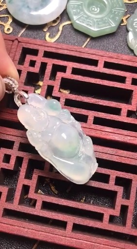 入住六间房，求关注