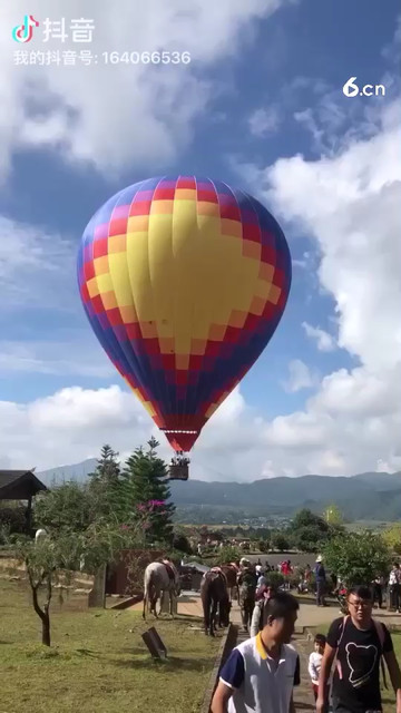 带着心爱的那个人，一起遨游蓝天