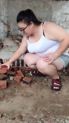 胖妞搬砖
