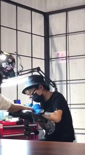 纹身师