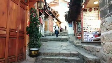 去往后山的小路