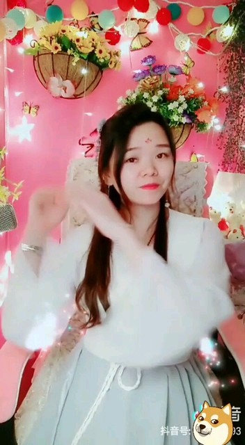 90后小姐姐飘过~😏