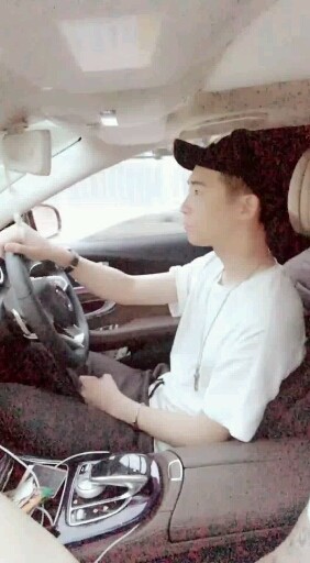 三亚我媳妇开我车我俩我媳妇车