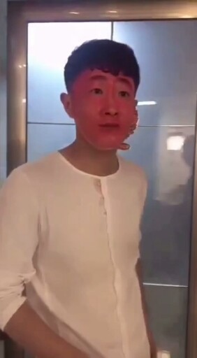 俩人在我家睡的俩人我房间我二楼