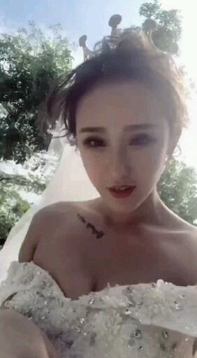 耀阳把我穿的婚纱买下来了