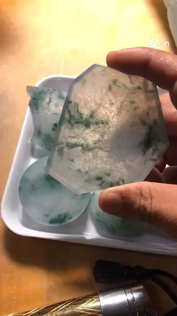 冰飘蓝花