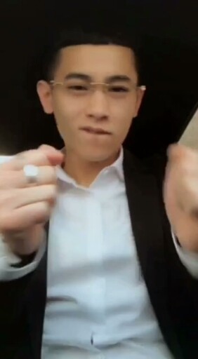 老妹徒弟不给力老妹买吃的去了