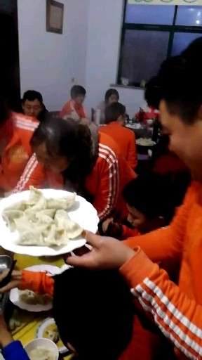 那位胖胖可爱滴大姐是公益明星