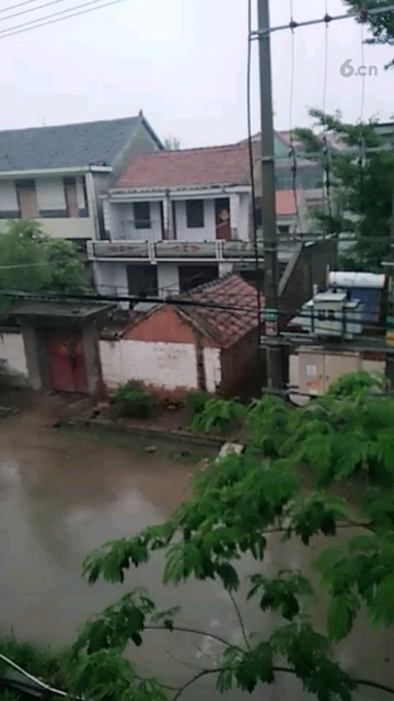 今天下雨了