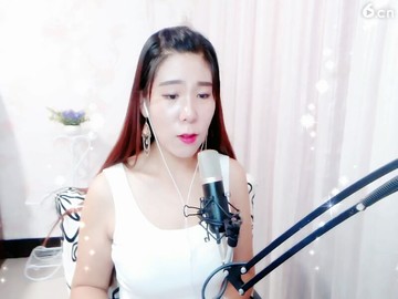 嘴巴嘟嘟