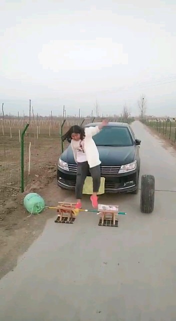 女汉子挑战大力金刚