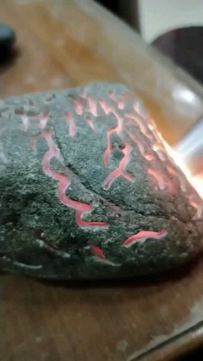 神奇的石头