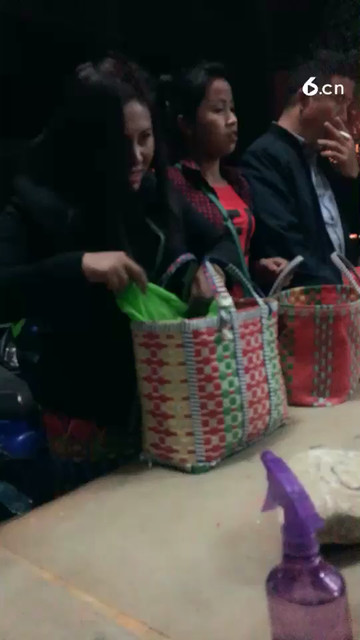 缅甸翡翠原石现场直播收料喜欢玩