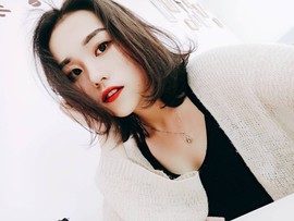 小月鑫没人要主播照片