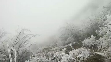 雾挂（四川大凉山）