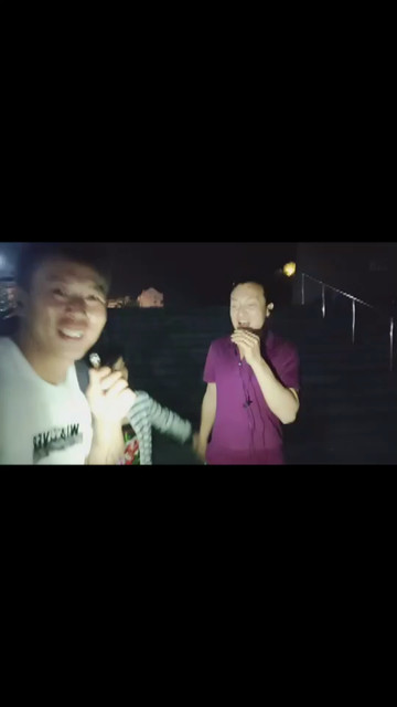 盲人朋友在唱的歌