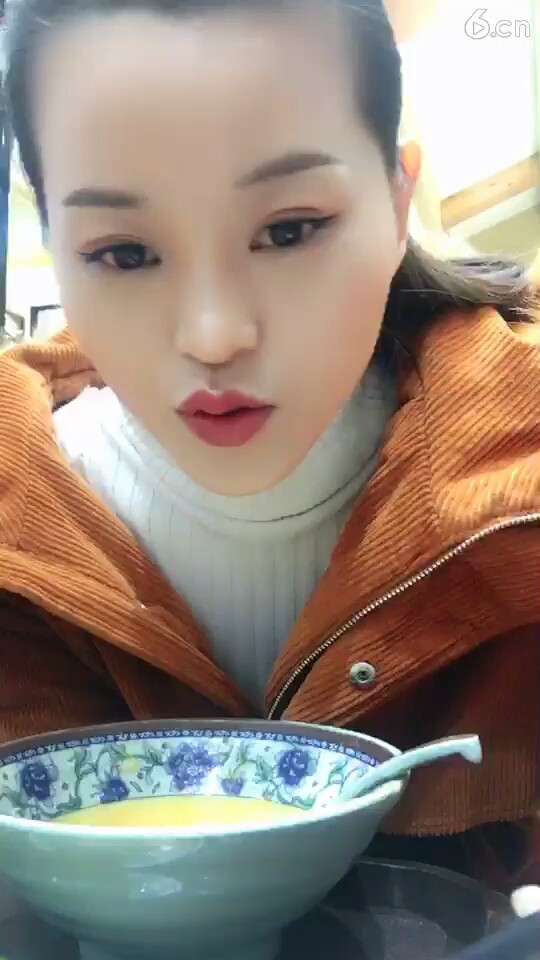 嘴唇，，