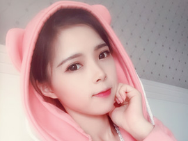 李新宇，主播照片