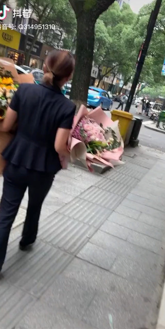 七夕都还没有到.真羡慕垃圾桶啊