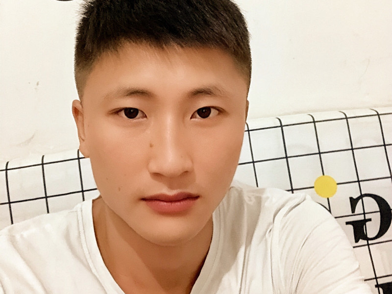 乐冬，的主播海报
