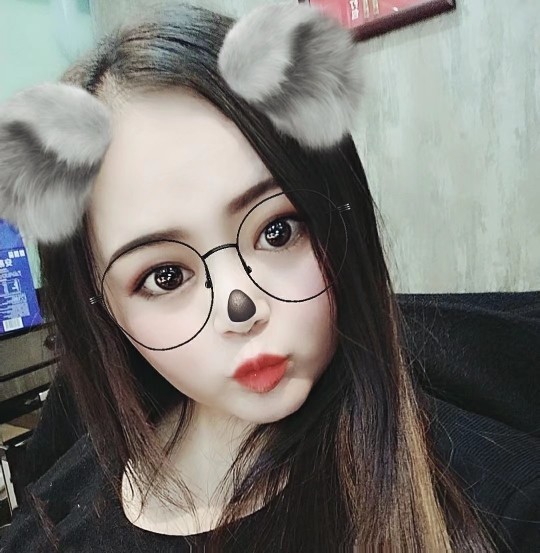萌萌点点团子渣渣小6的主播照片