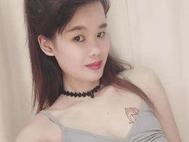 胡纯纯主播照片