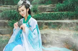 李沐汐古筝主播照片