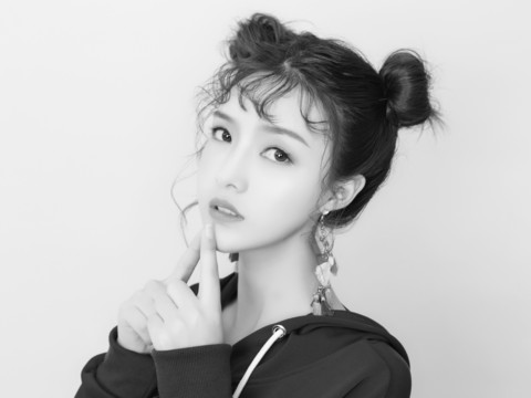 新人主播，林维维海报