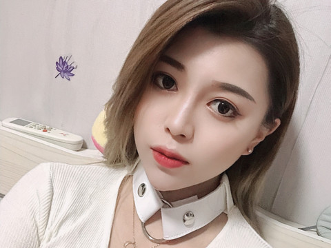 鱼上天水里游海报