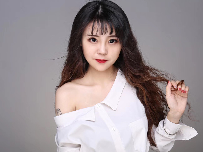 万岁娘的主播海报