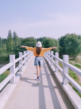 🎵家中有事休主播照片