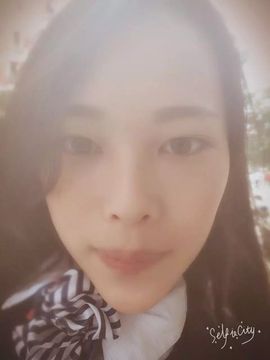 高脚凳主播照片